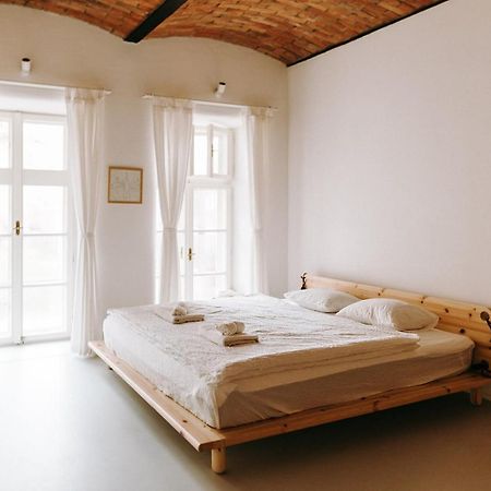 Apartmany Starak V Historickem Centru Znojma ズノイモ エクステリア 写真