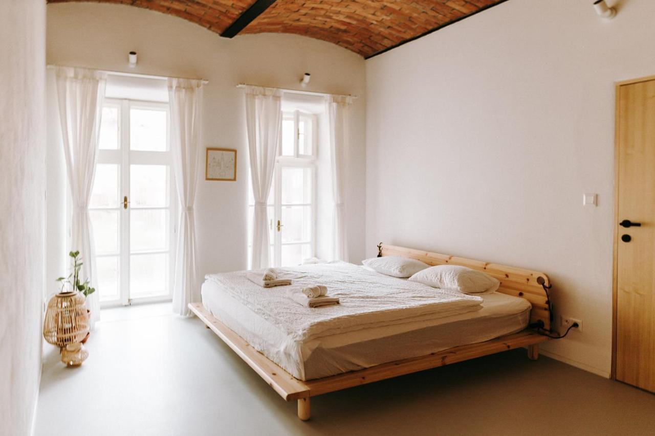 Apartmany Starak V Historickem Centru Znojma ズノイモ エクステリア 写真
